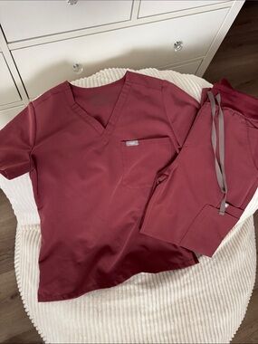 Figs Women's Scrub Set in dark cherry